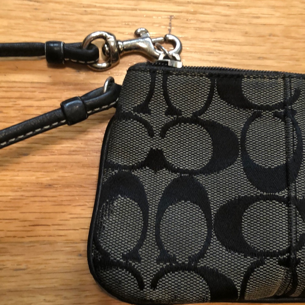 COACH Signature Small Wristlet Zipper Clutch - Picture 1 of 6